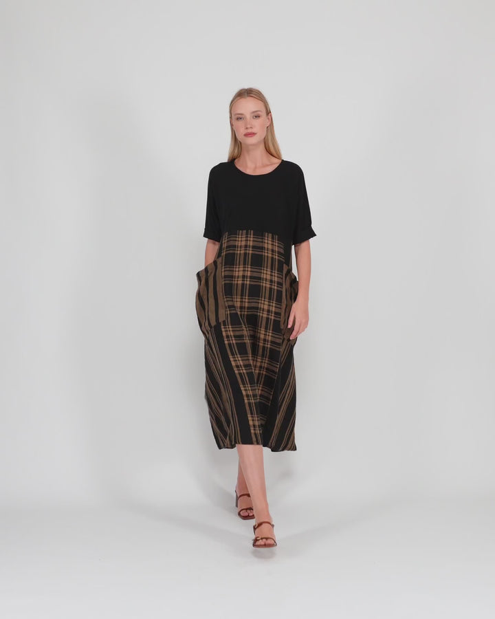 Medjdool Maxi Dress, Black/Sepia Plaid