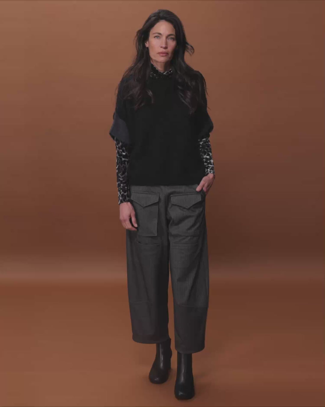 Shrouded Sweater, Black/Graphite