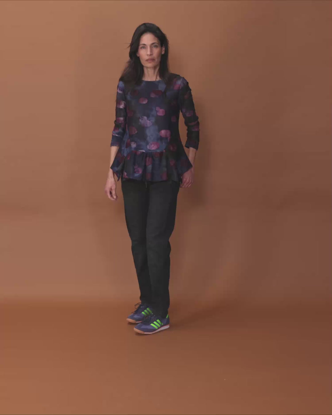Addison Flouncy Tee, Midnight/Wine