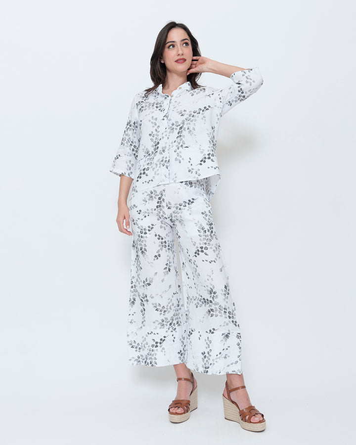 Blueberry Heritage Shirt, White Flora