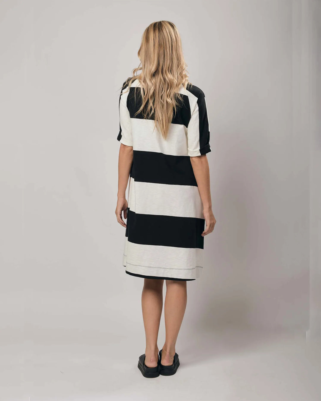URBAN ANNA STRIPE A-LINE DRESS, WHITE/BLACK Alembika U.S. URBAN ANNA STRIPE A-LINE DRESS, WHITE/BLACK Alembika U.S.
