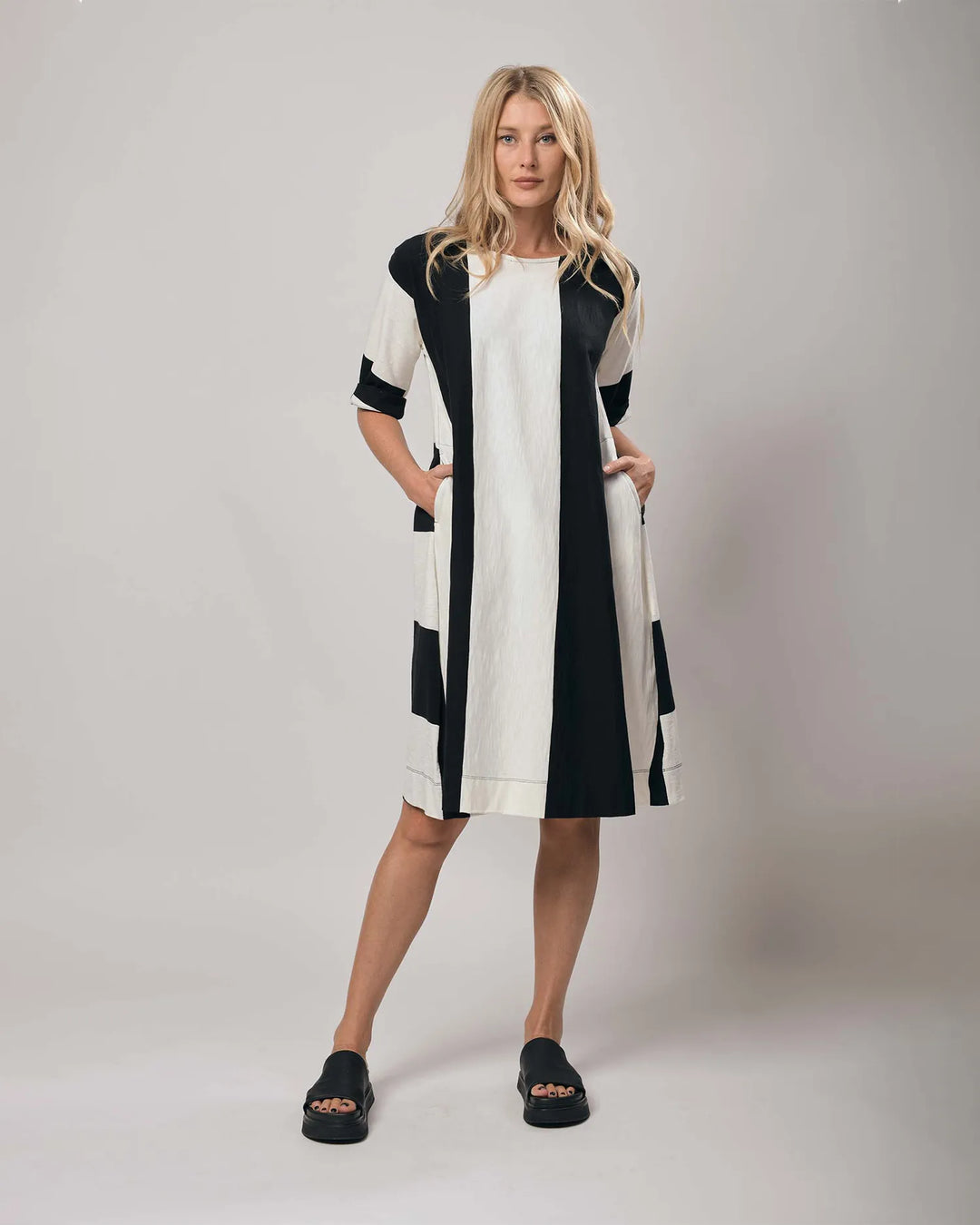 URBAN ANNA STRIPE A-LINE DRESS, WHITE/BLACK - White / XS (US 6-8) URBAN ANNA STRIPE A-LINE DRESS, WHITE/BLACK - White / XS (US 6-8)
