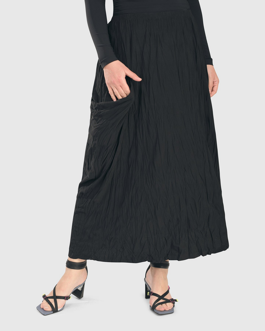 Yoffi Plissé Maxi Skirt, Black