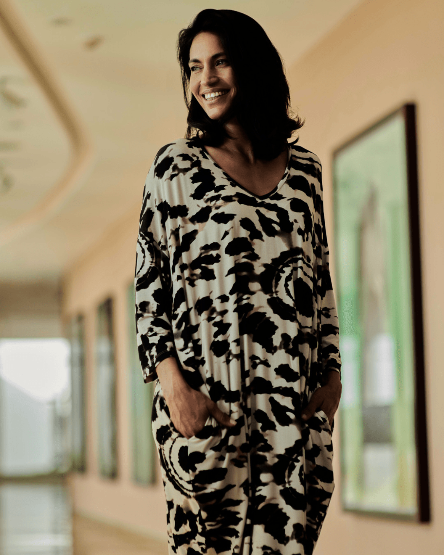 Unique Women's Oversized Button Down Shirt Collection Alembika U.S. Unique Women's Oversized Button Down Shirt Collection Alembika U.S.