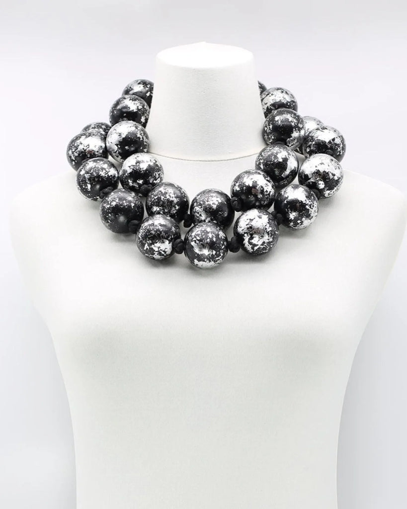 GIANT BEAD NECKLACE, SILVER – Alembika U.S.