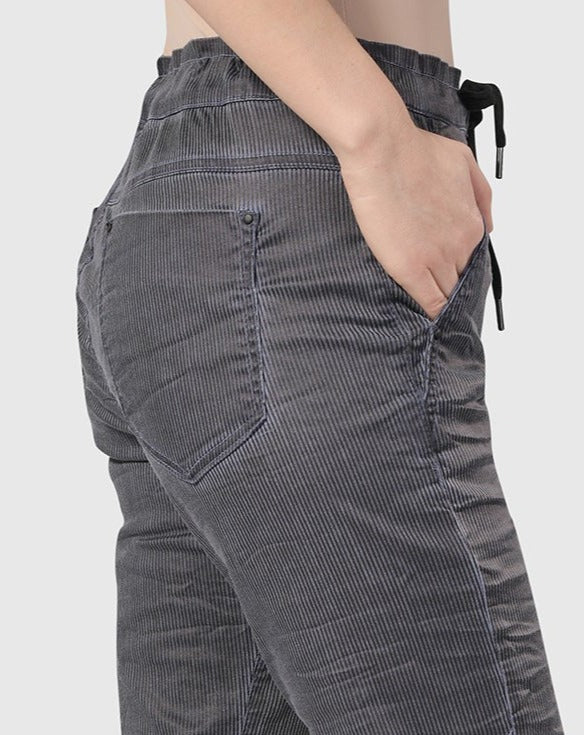 Pinstripe Iconic Stretch Jeans, Navy Wash – Alembika