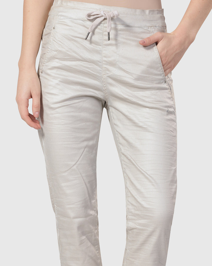 Pinstripe Iconic Stretch Jeans, Pearl/white