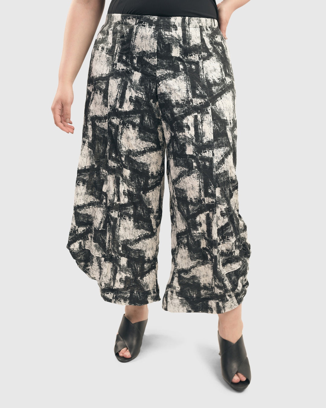Marble Crinkle Punto Pants for women over 40