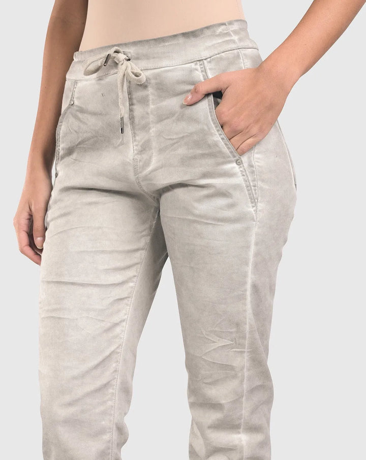 Distressed Iconic Stretch Jeans, Grey Wash