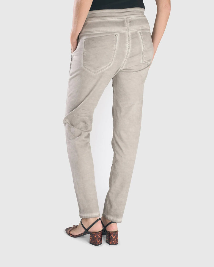 Distressed Iconic Stretch Jeans, Grey Wash