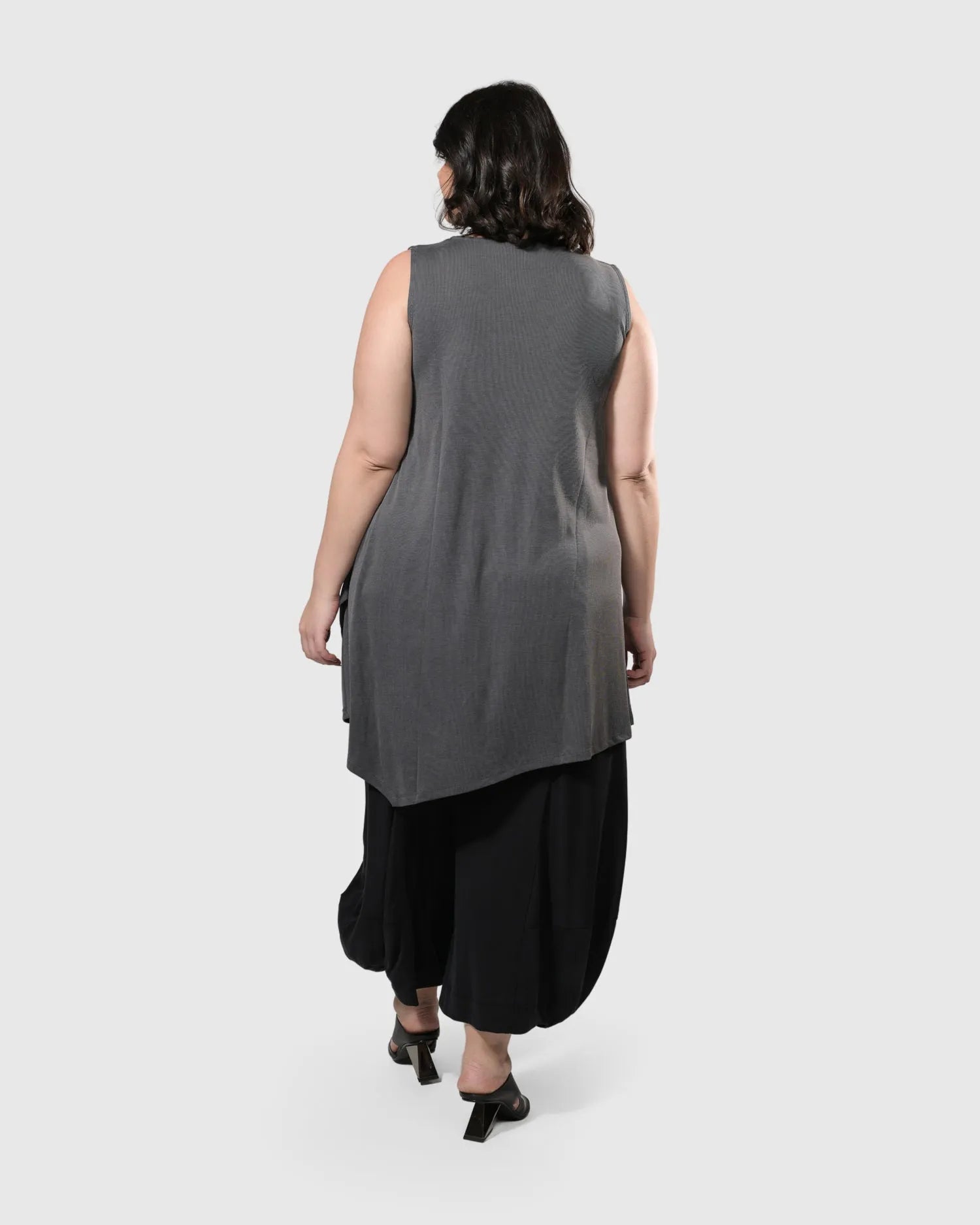 Essential Joy Sleeveless Tunic Top, Grey – Alembika U.S.