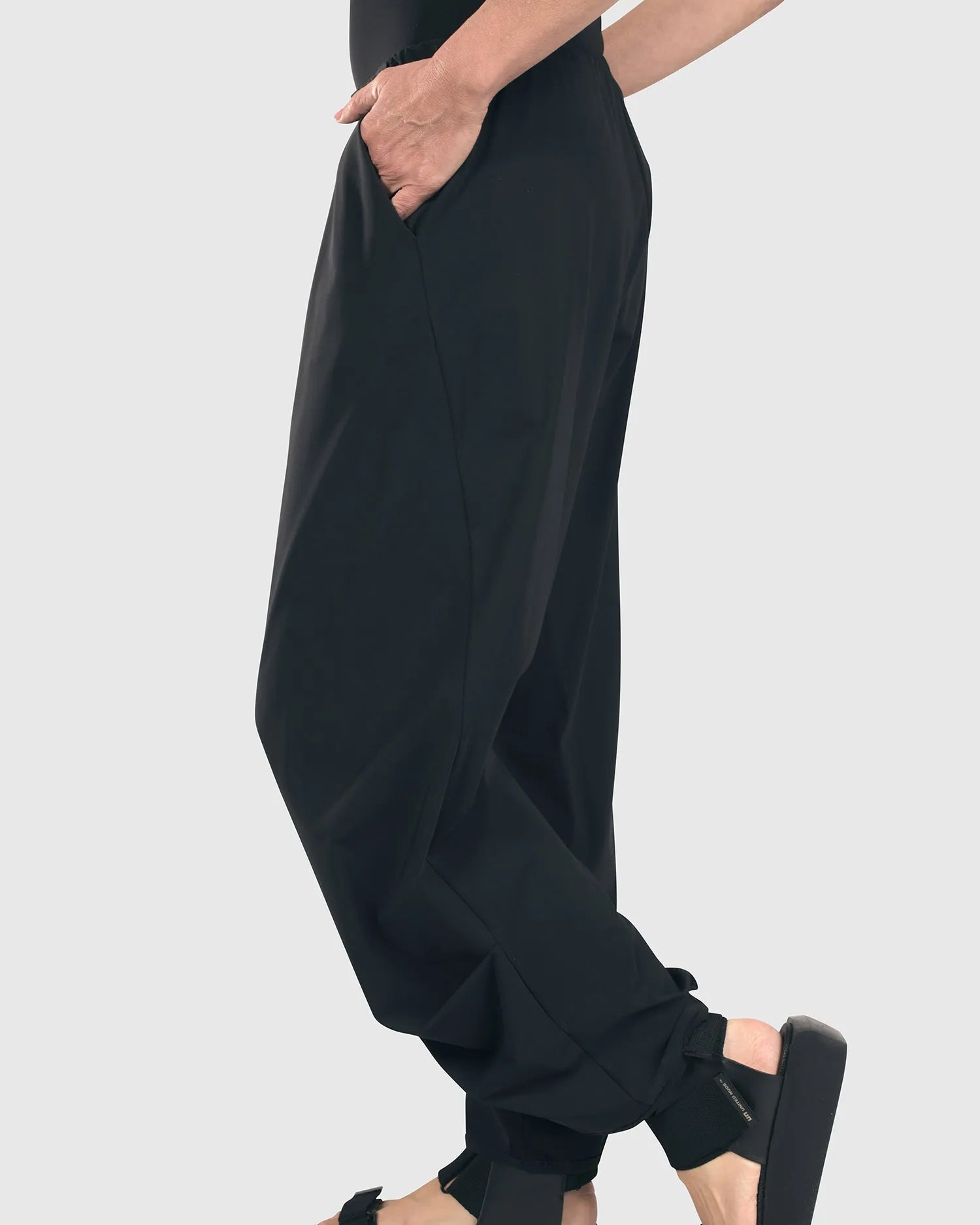 Tekbika Lantern Pants, Black